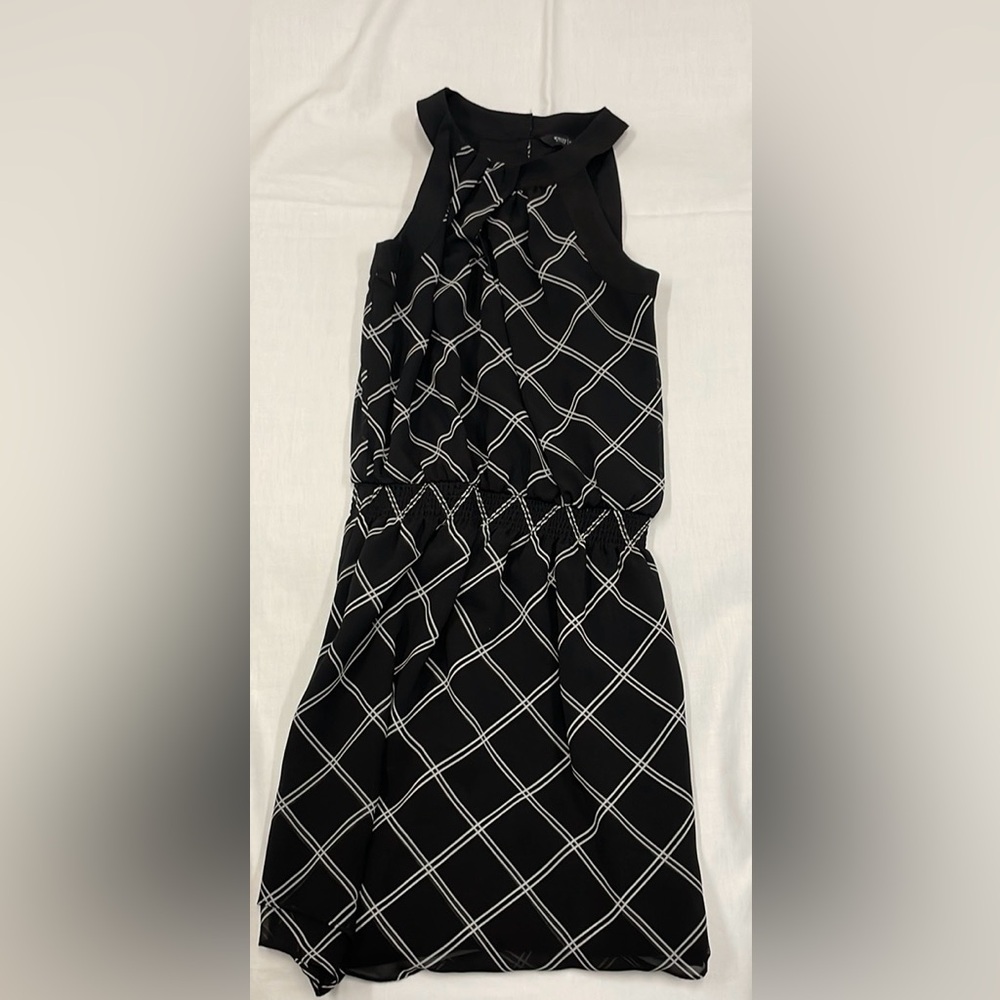 Women’s White House Black Market dress. Size 00